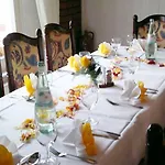 מלון Zum Faesschen