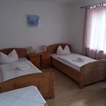 Zum Faesschen מלון