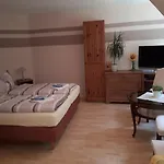 Hotel Zum Faesschen 3*