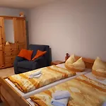 Zum Faesschen מלון Raben Steinfeld