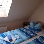 Zum Faesschen מלון