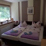 Zum Faesschen מלון Raben Steinfeld