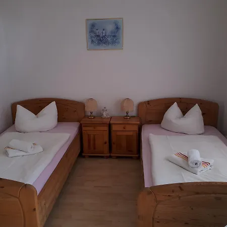 Zum Faesschen Otel Raben Steinfeld